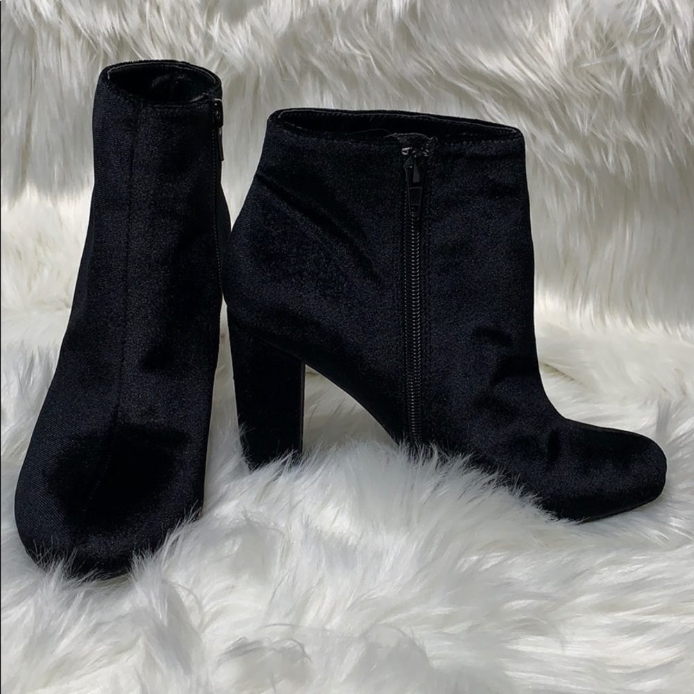 🆕 Bamboo Amuse Velvet Ankle Booties